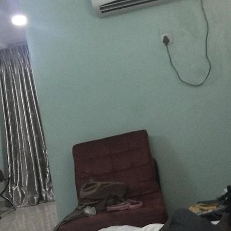 Hotel Esther Court à Akure Extérieur photo