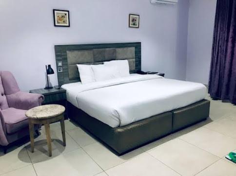 Hotel Esther Court à Akure Extérieur photo
